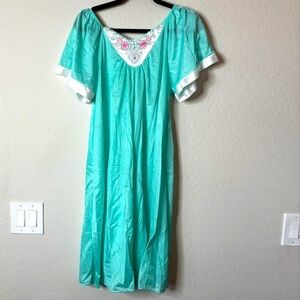 Sears Vintage Nightgown Carriage Court Nylon Embroidered One Size Fits Most Xs-L